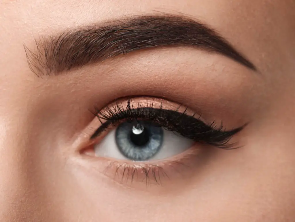 Cómo tener cejas perfectas 17 Trucos para un look más natural