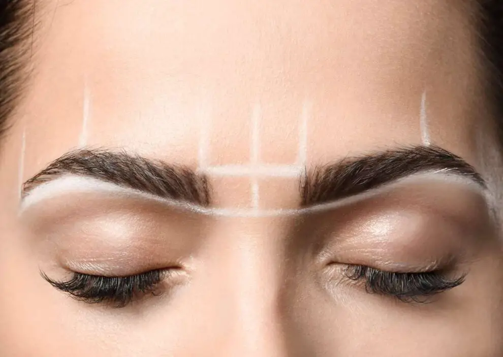 8 Trucos para tener cejas curvadas perfiladas y armónicas