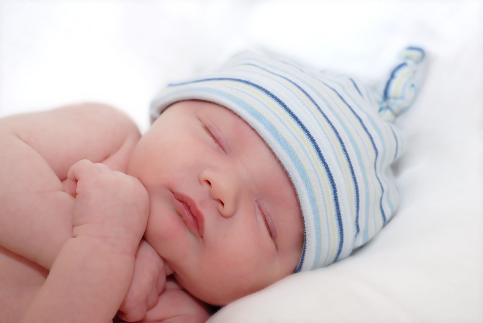 Razones por las que es esencial que tu bebé duerma tanto