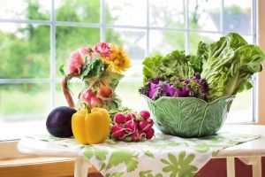 Vegetales saludables sobre una mesa
