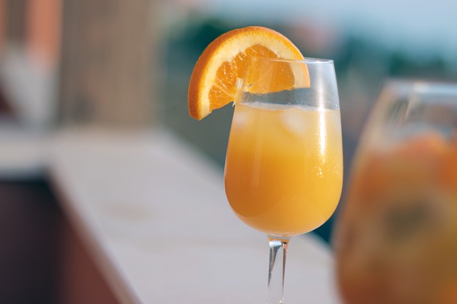 Beber jugo de naranja durante el embarazo