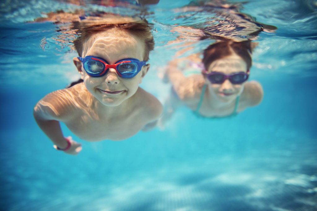 razones por las que los niños deben practicar natación