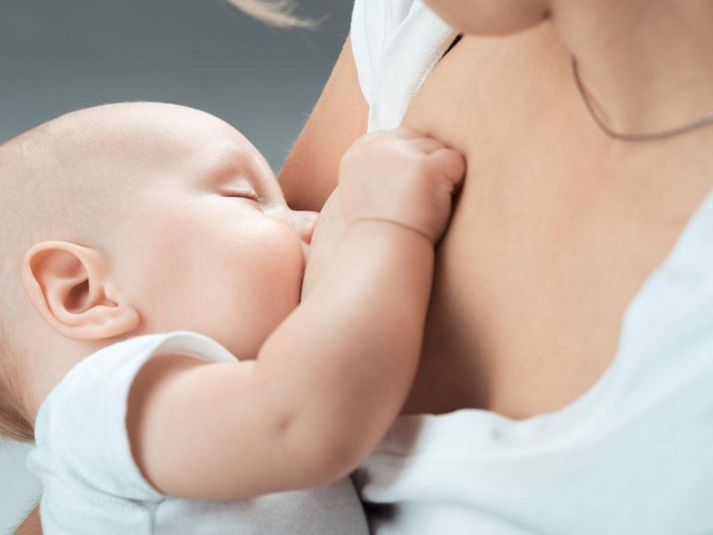 La alimentación para una madre lactante Importancia para el bebé