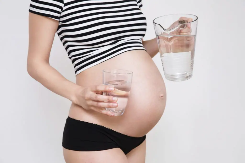  pasos para evitar la acidez durante el embarazo (de forma natural)