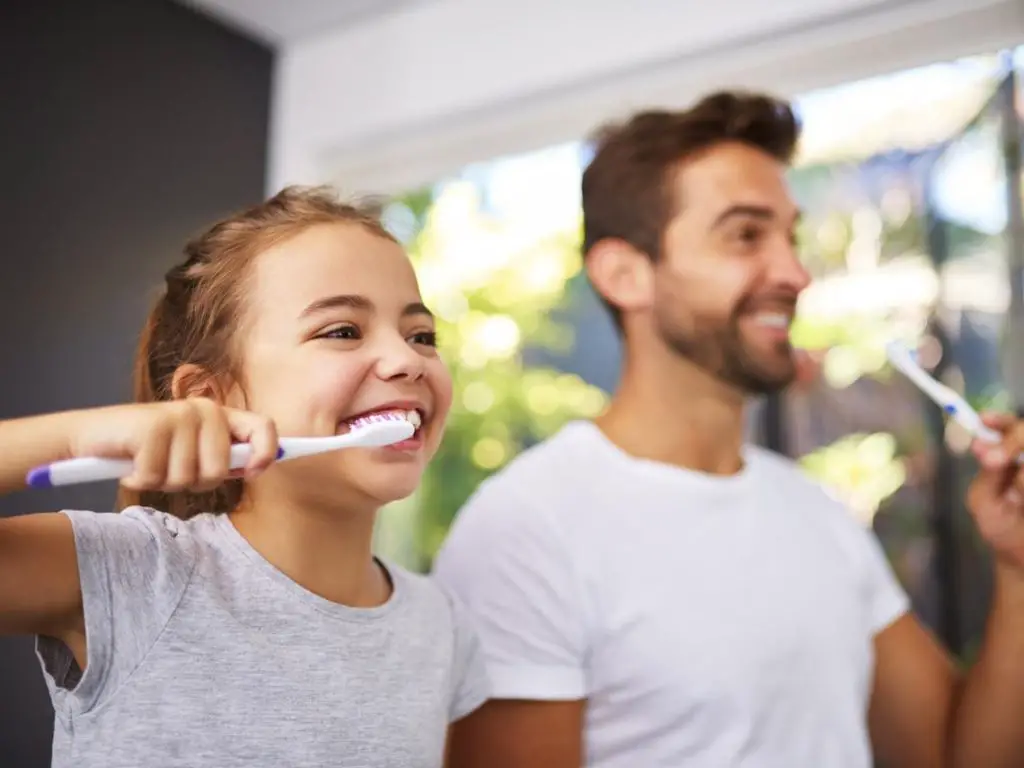 tips para que los niños se cepillen correctamente los dientes
