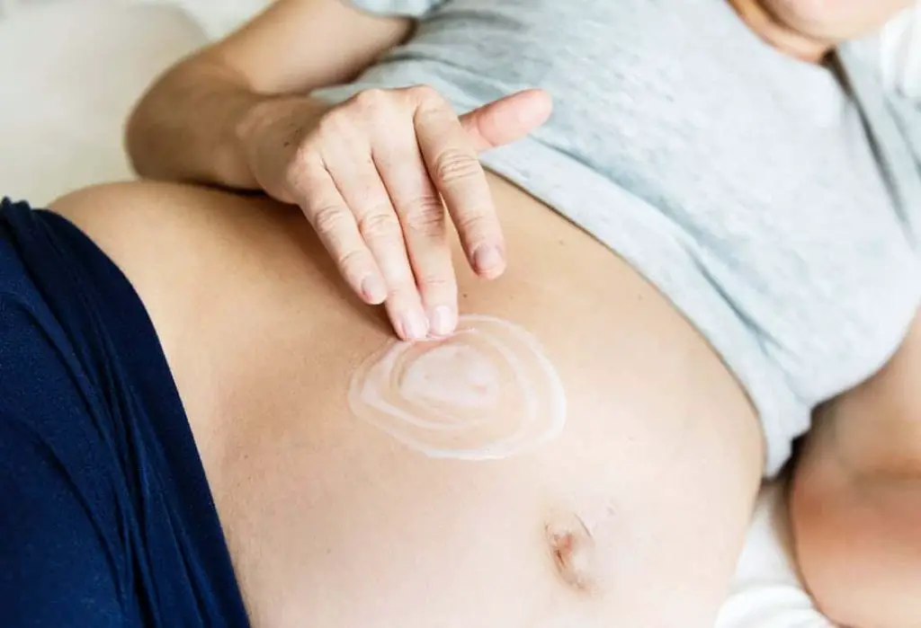 Cómo disminuir la aparición de estrías después del parto