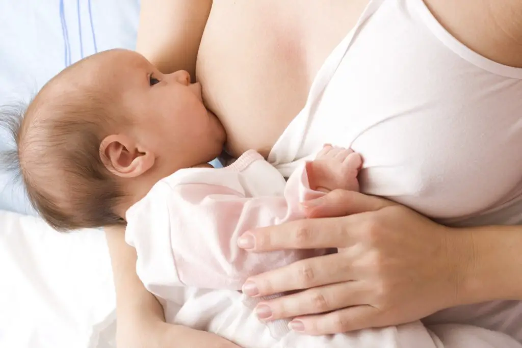 El riesgo de asma se reduce con la leche materna