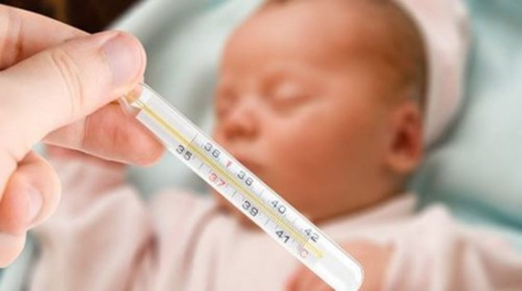 Cómo actuar ante la fiebre en bebés