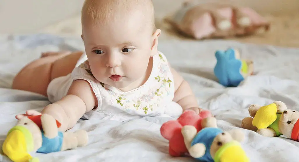 Actividades para estimular al bebé según la filosofía Montessori