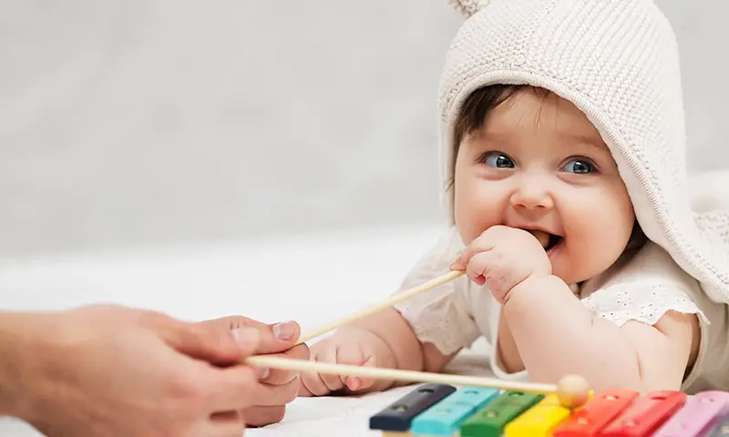Actividades para estimular al bebé según la filosofía Montessori