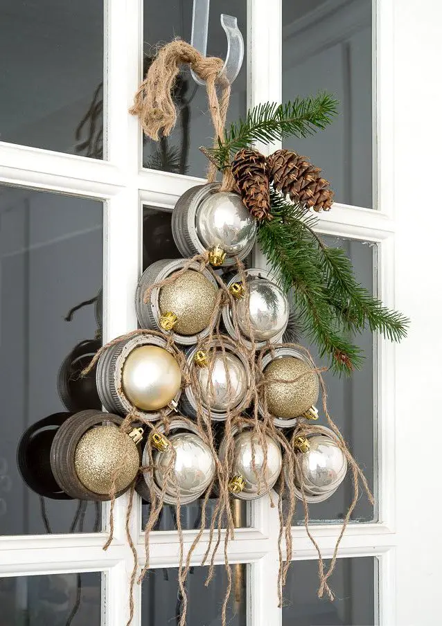 decoración árbol para puerta en la navidad