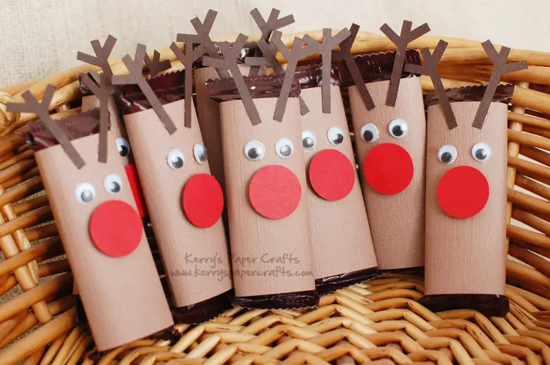 manualidad navideña para niños con rollos de carton