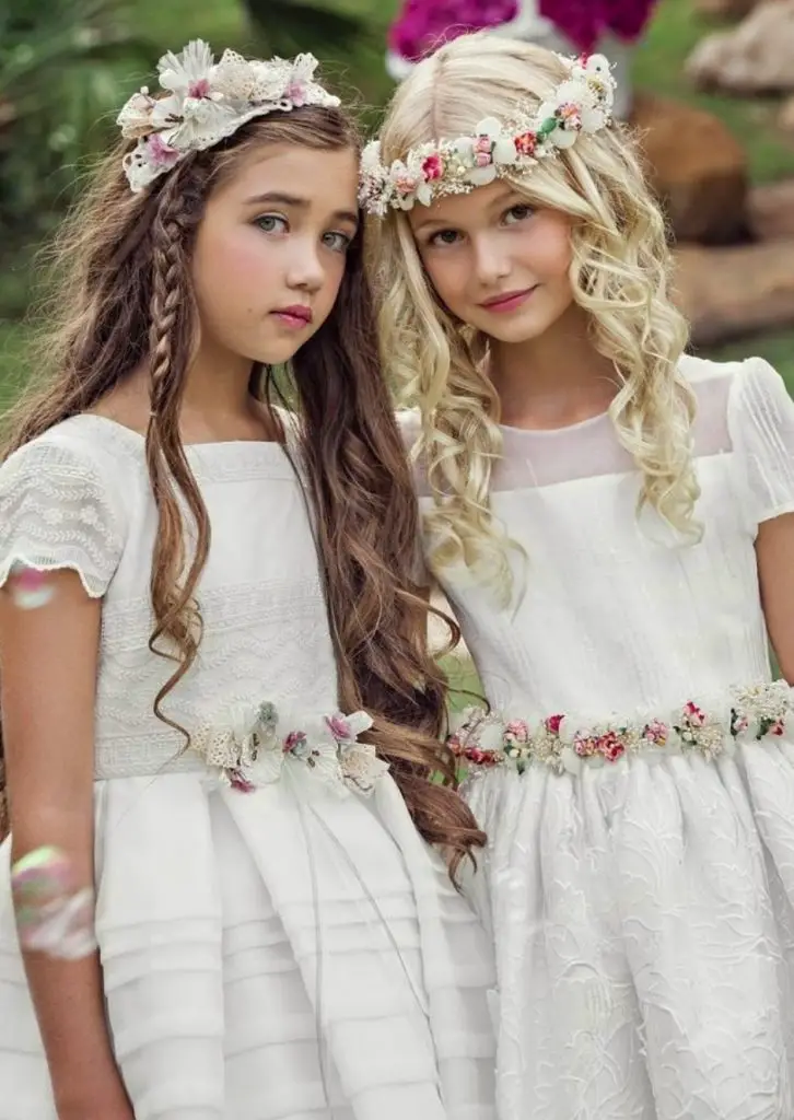 Peinados para niñas con corona de flores