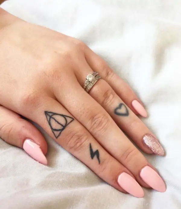 tatuajes para mujeres en la manos