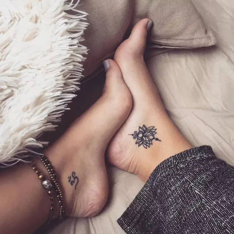 tatuajes para mujeres en tobillo