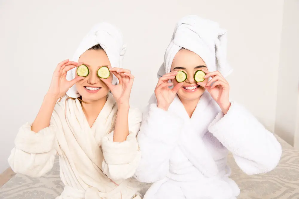 como quitar las ojeras pepino como quitar las ojeras pepino