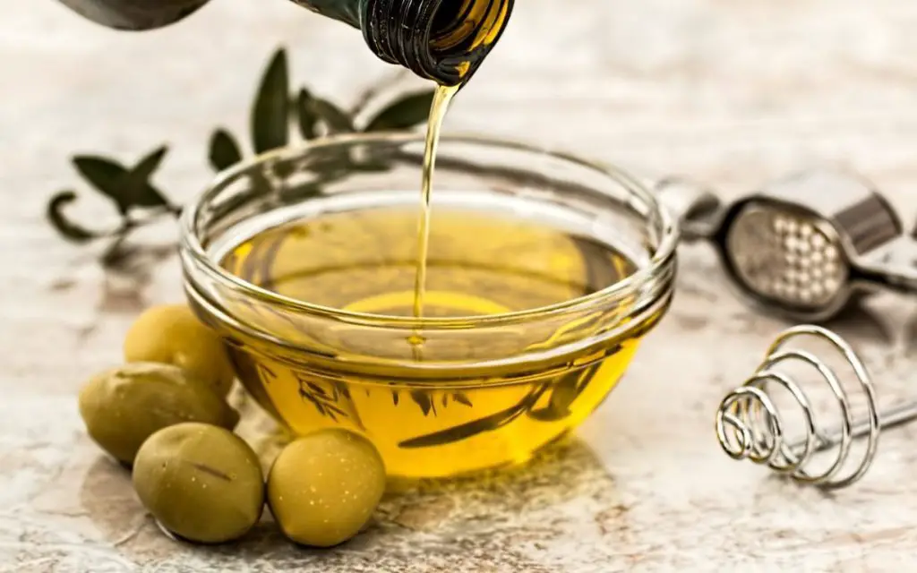 como hacer crecer las pestañas aceite de oliva