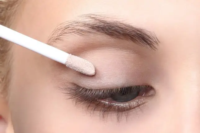 como maquillar ojos pequenos corrector o primer como maquillar ojos pequenos corrector o primer