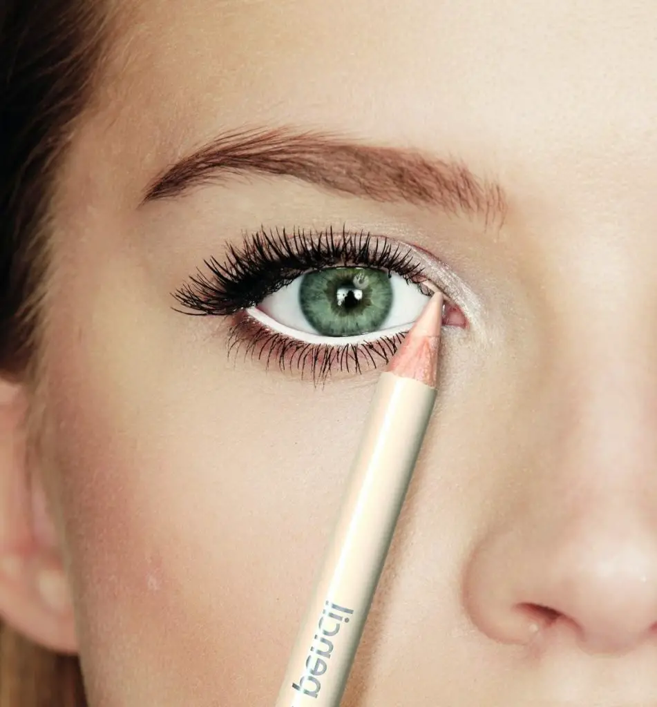 como maquillar ojos pequenos delineado blanco como maquillar ojos pequenos delineado blanco