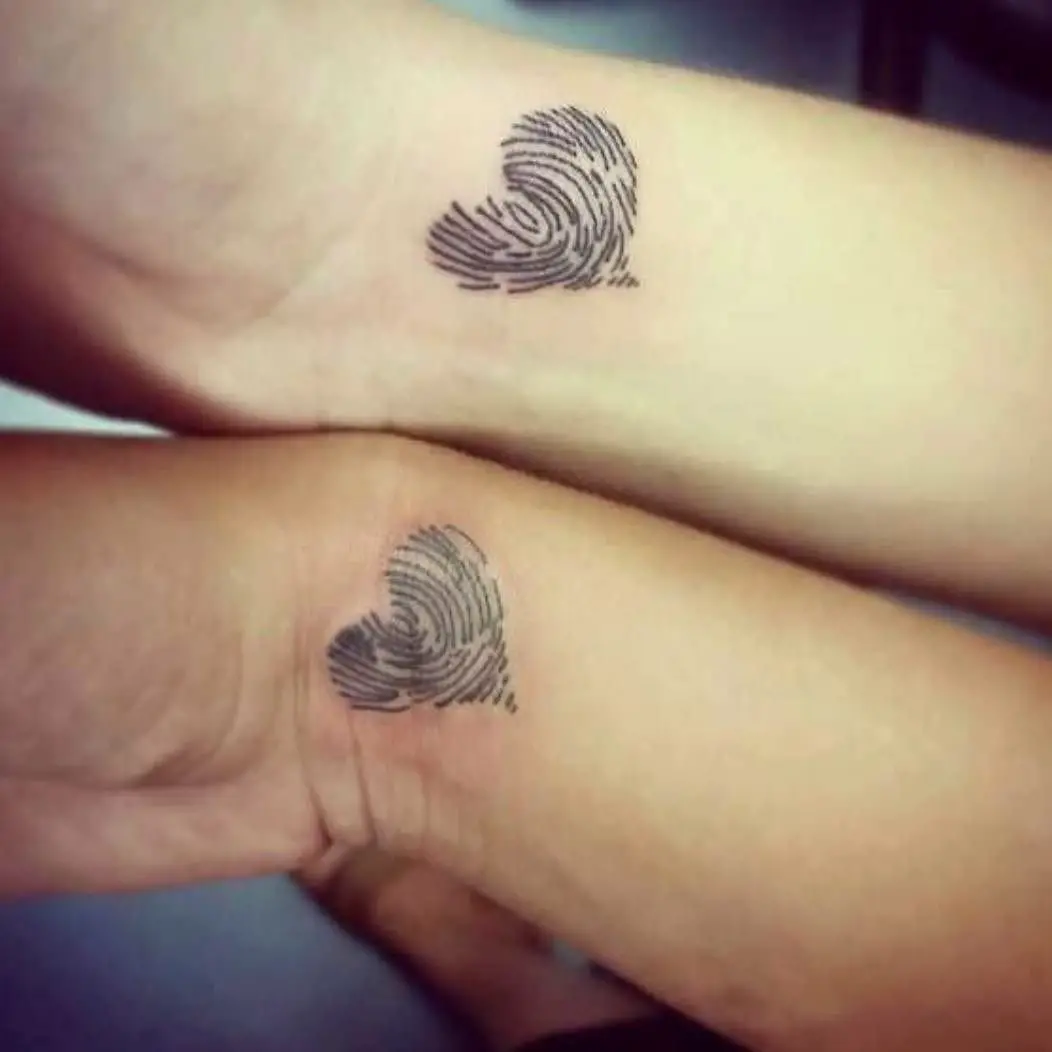 tatuaje para parejas corazon