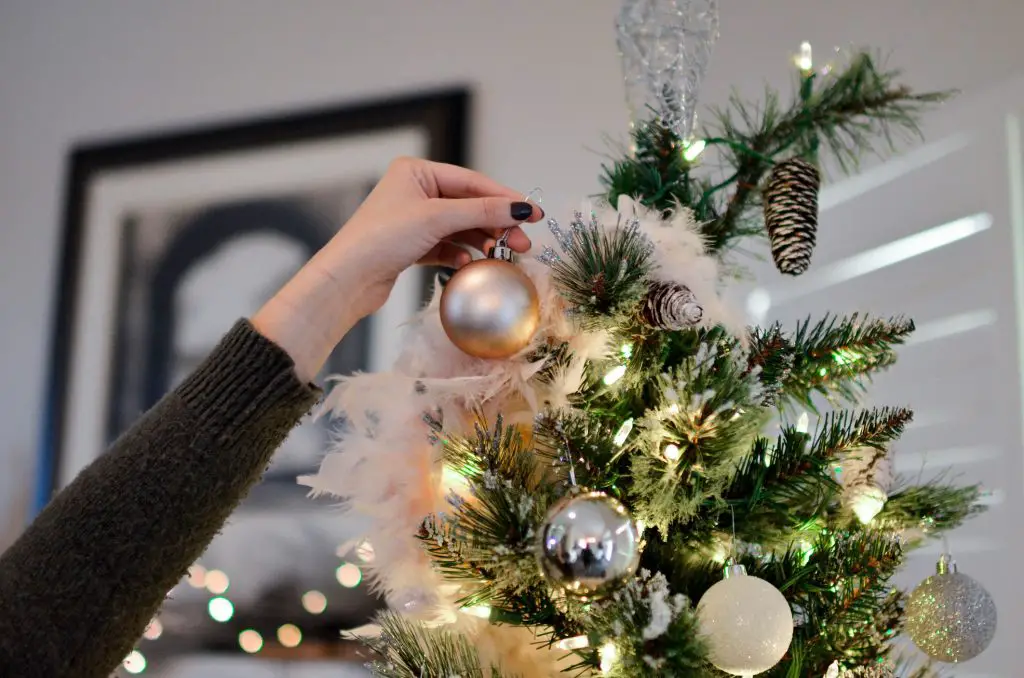 como decorar un árbol de navidad adornos