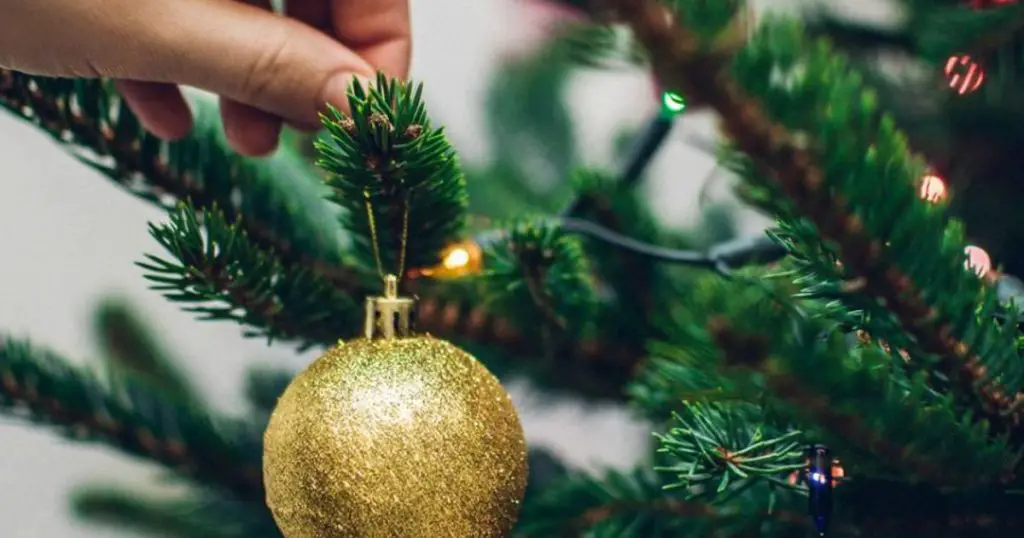 como decorar un árbol de navidad bolas
