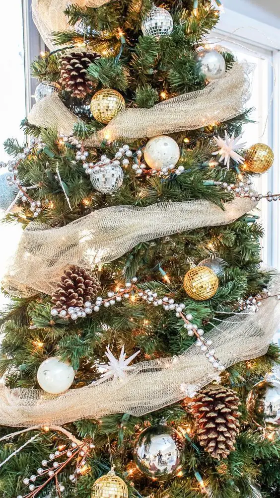 como decorar un árbol de navidad mallas decorativas