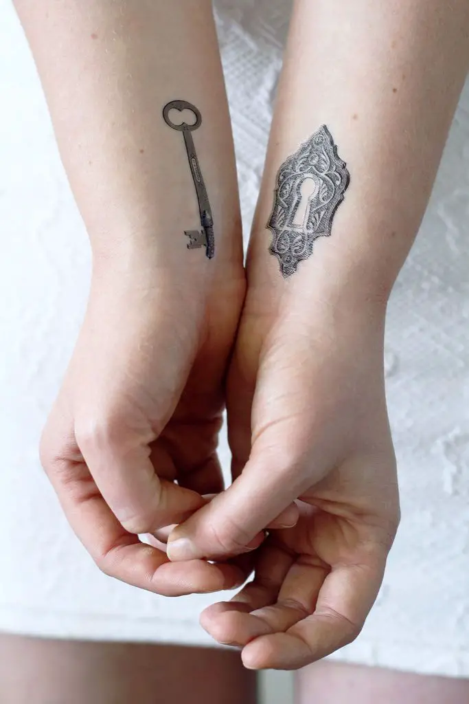Tatuajes pequeños para parejas 