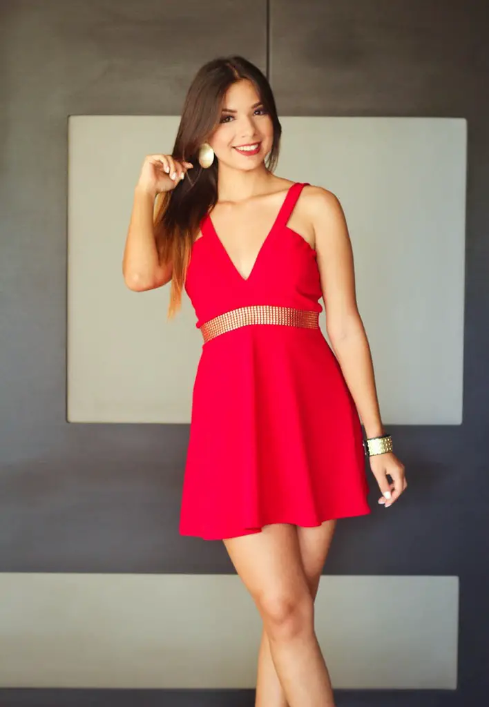 vestidos rojos cortos con escote