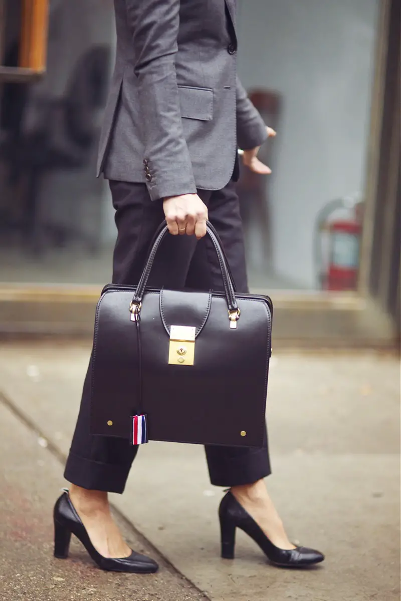 10 estilos (bonitos y elegantes) de carteras de cuero que te durarán años
