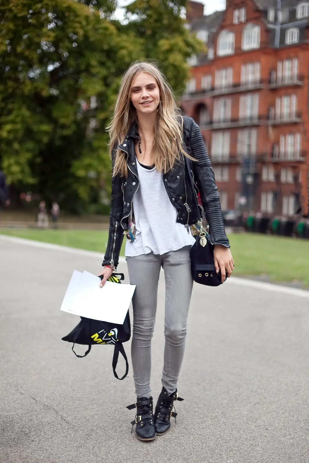 Outfit con pantalón gris: 27 looks de moda para mujeres con actitud
