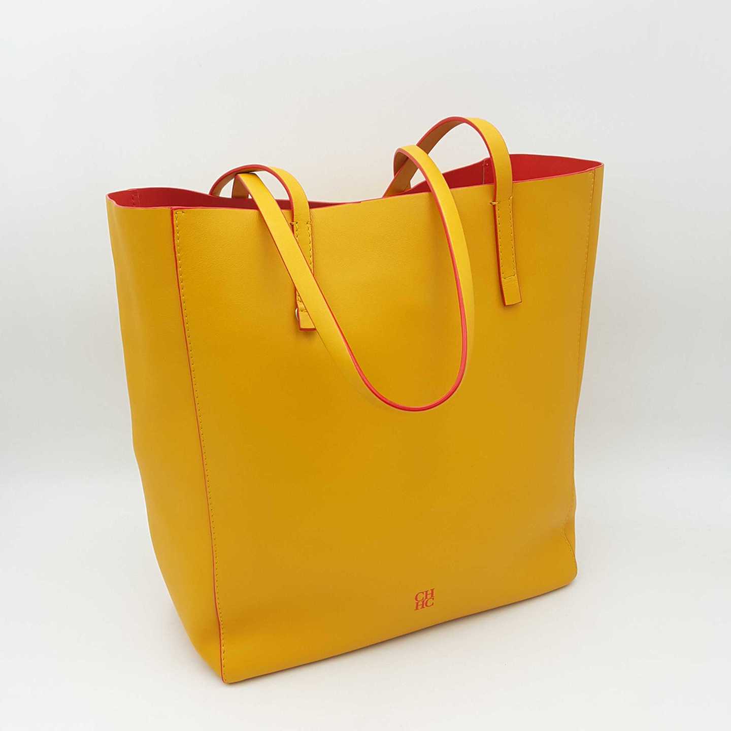 Bolsos Carolina Herrera ¡Un accesorio sinónimo de buen gusto y exclusividad!