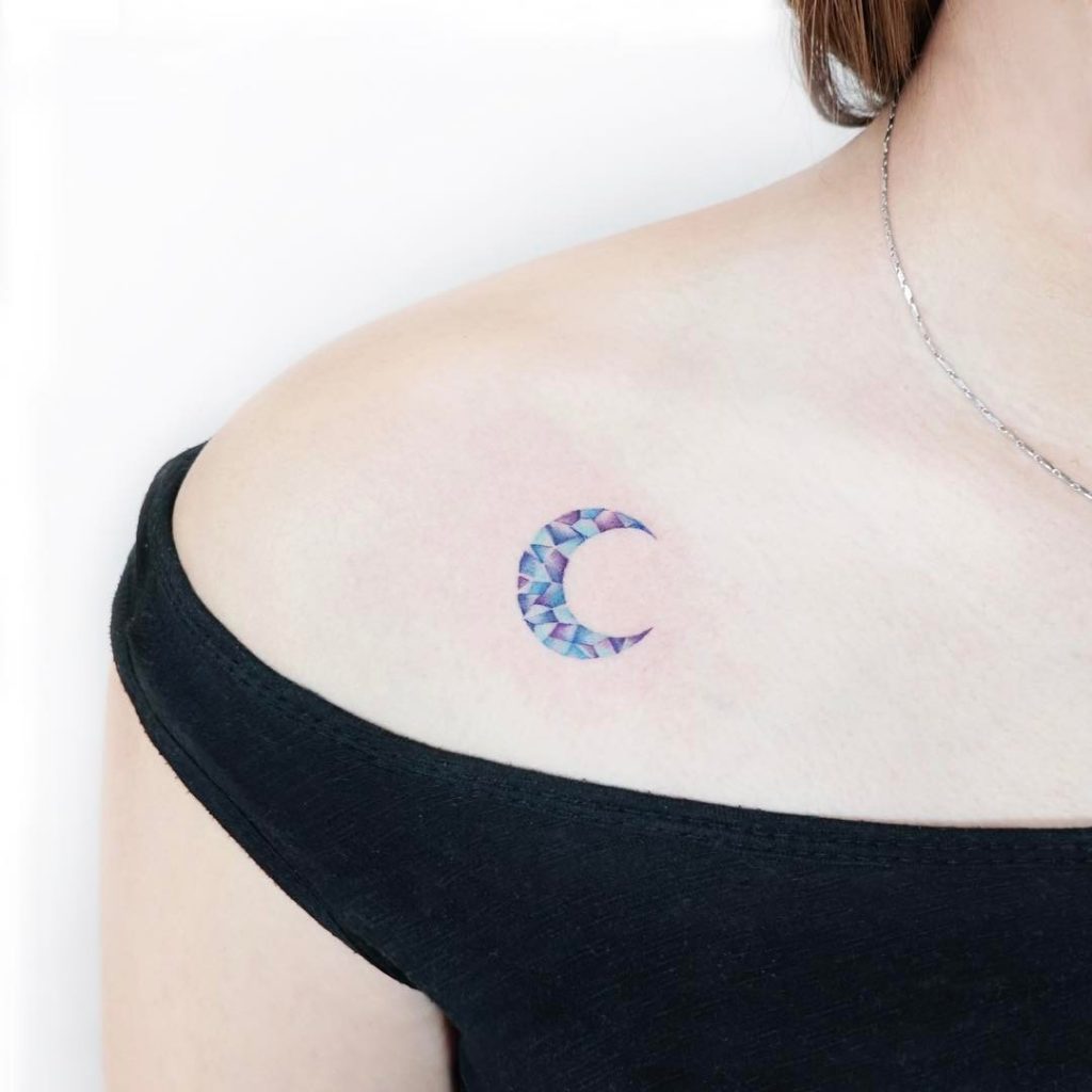 Tatuajes De Luna En El Hombro
