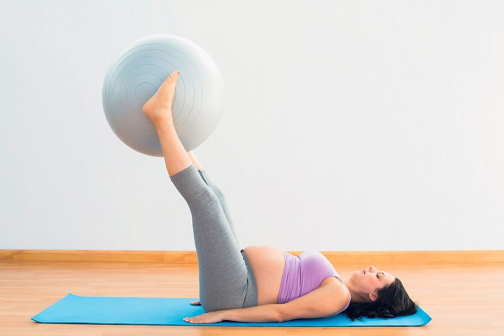 ejercicios con pelota para embarazadas abdomen ejercicios con pelota para embarazadas abdomen