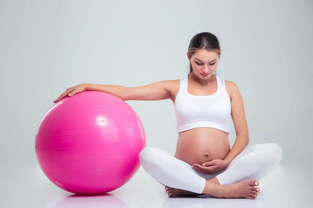 ejercicios con pelota para embarazadas beneficios