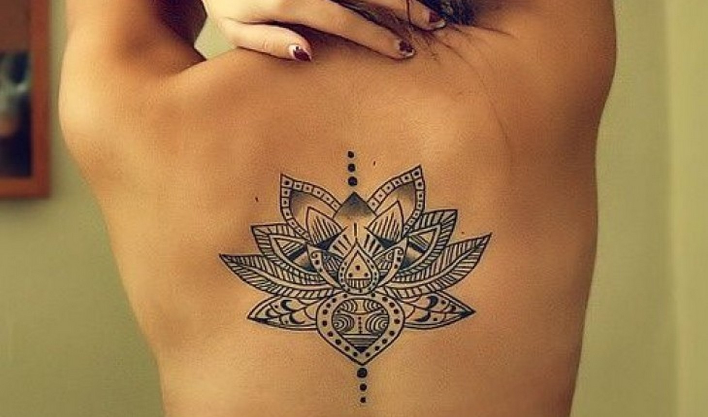 tatuajes para mujeres loto