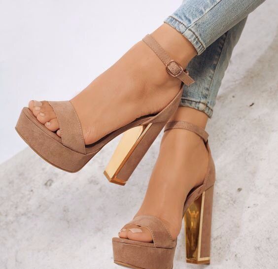 Zapatos de plataforma ¡El complemento de moda para outfits de 10!