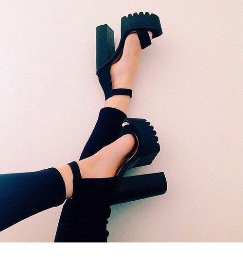 Zapatos de plataforma ¡El complemento de moda para outfits de 10!