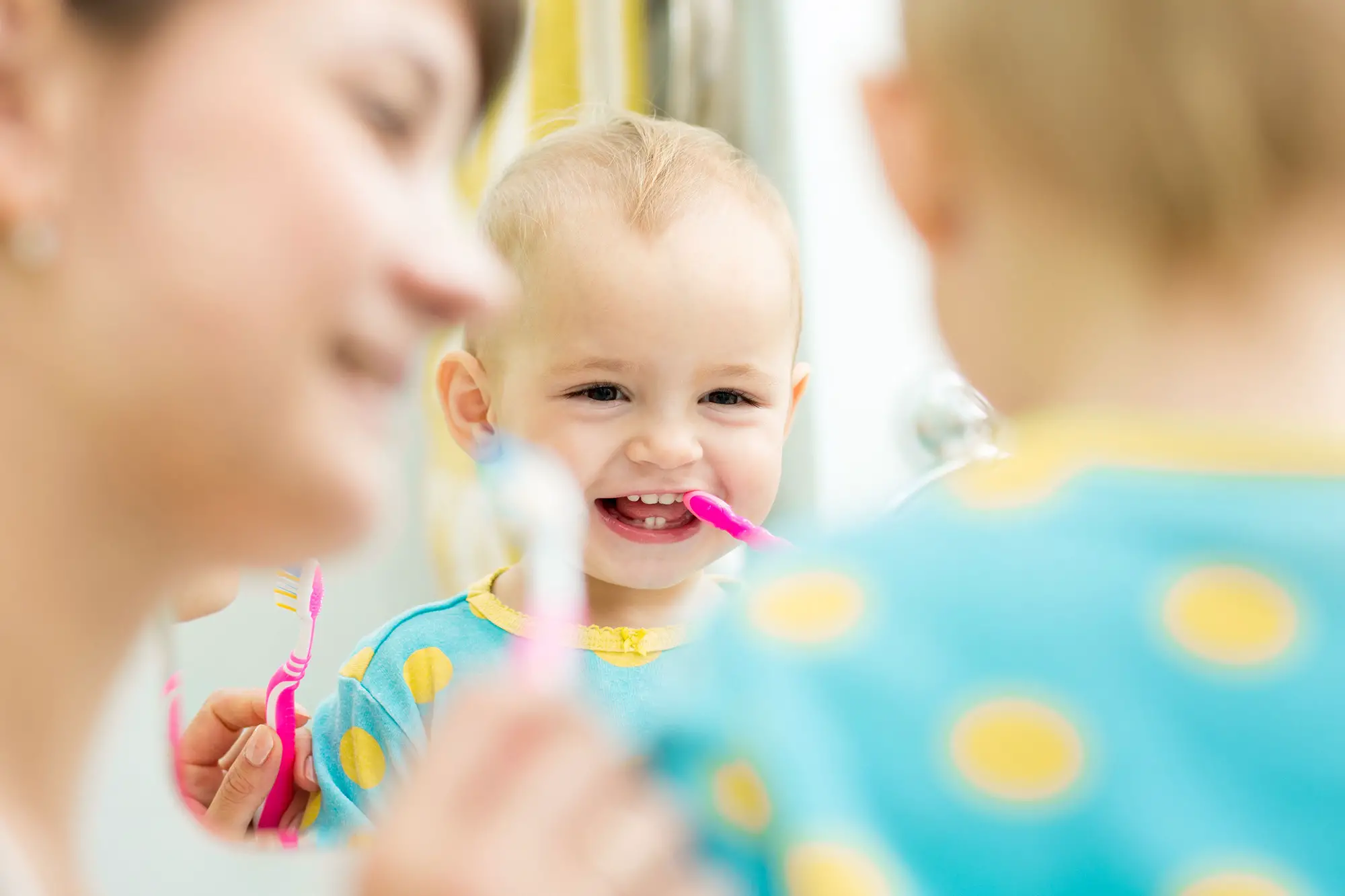 cuales son los sintomas de que a un bebe le estan saliendo los dientes