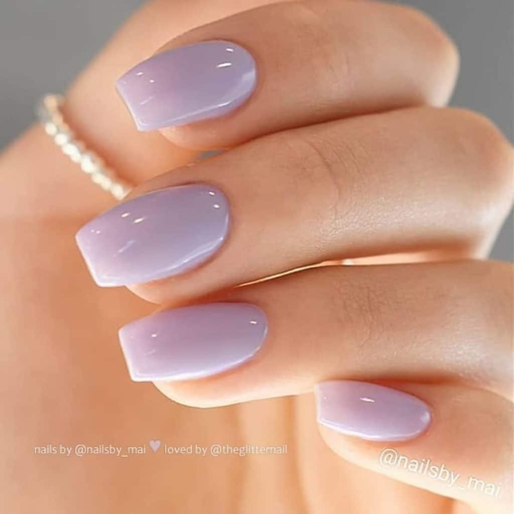 Color de uñas para piel blanca ¡+10 tonos para manicuras impecables!