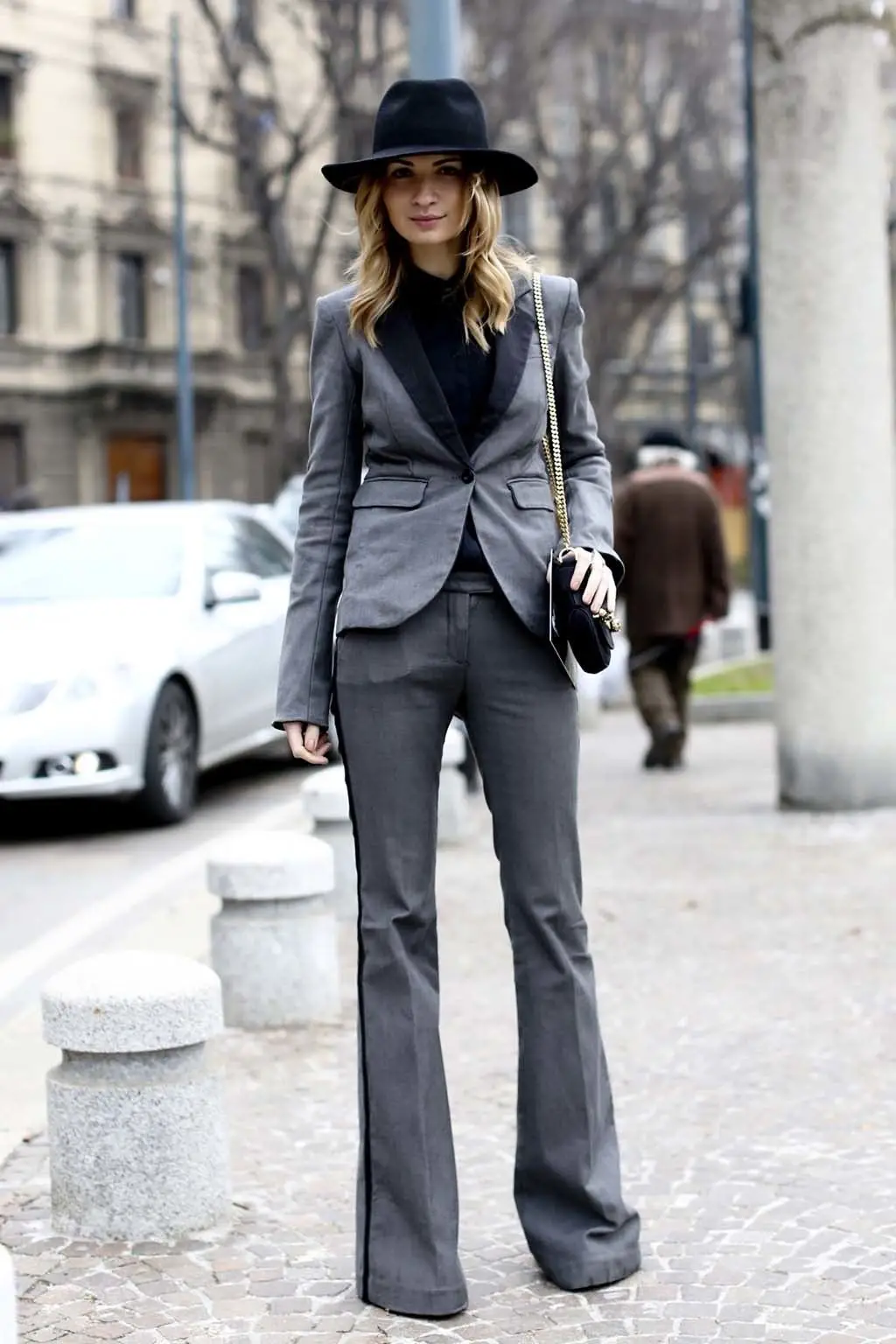 17 Combinaciones de traje gris para mujeres sofisticadas