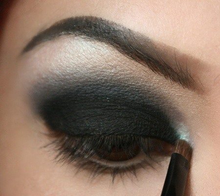 Maquillaje para vestido gris ¡Potencia tu look con tu makeup!