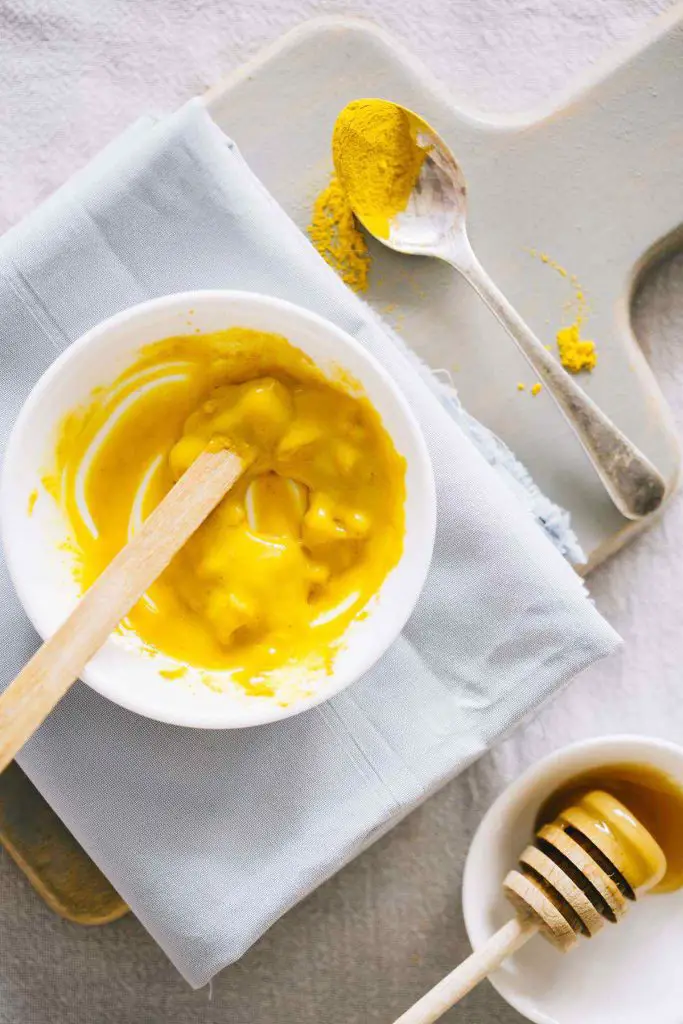 mascarillas caseras para el acne de curcuma
