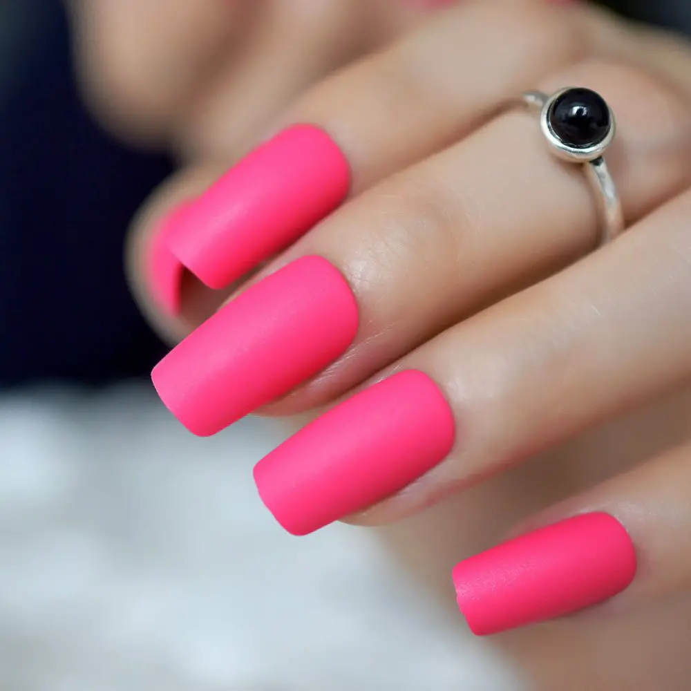 20 Diseños de uñas acrílicas de colores que estan de moda