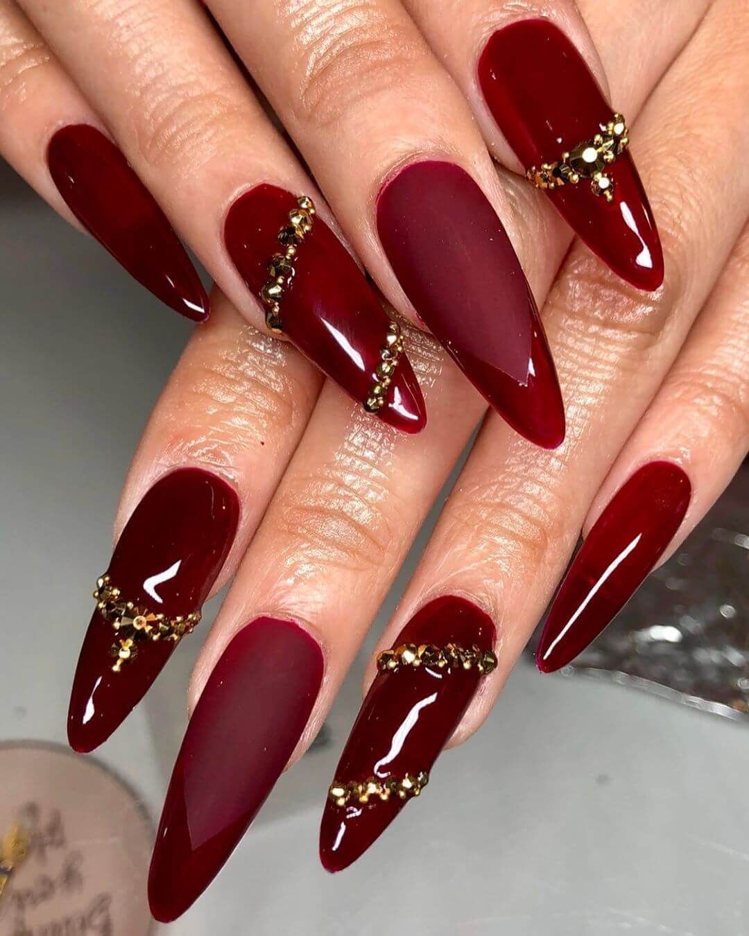 Uñas color vino: +15 Ideas para una manicura con estilo [FOTOS]