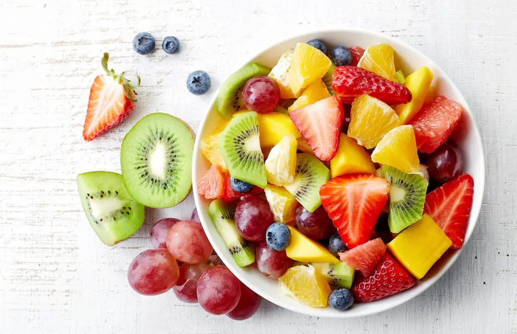 ¿Cuáles son las frutas no ácidas? Beneficios y formas de