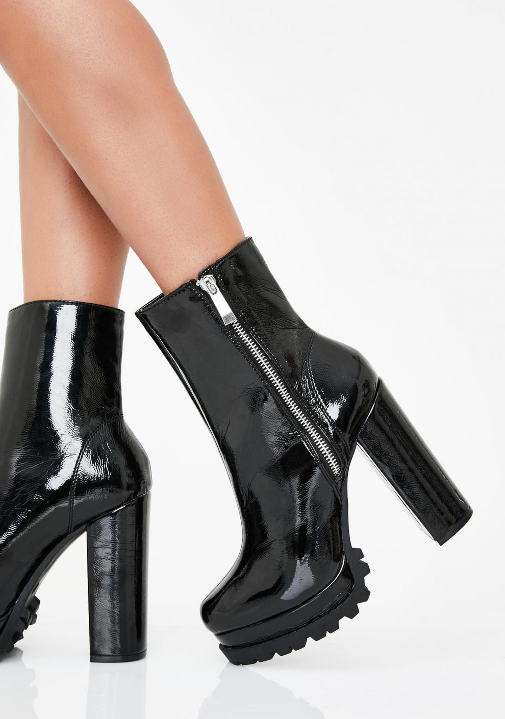 Como llevar botas negras con plataforma este otoño