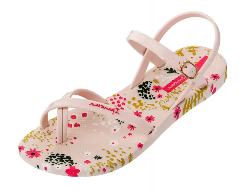 Looks con sandalias ipanema ¡Perfectos para la playa y la ciudad!