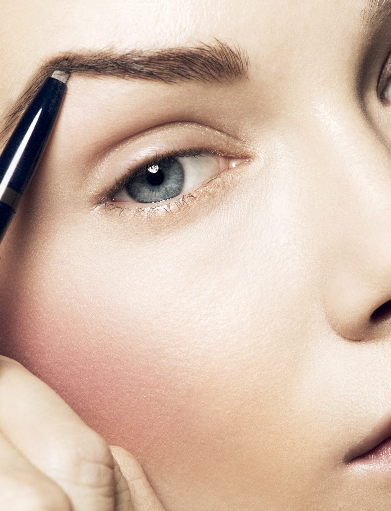 ¿Cómo pintar las cejas? +7 Técnicas claves para maquillar el marco de tu rostro! ¿Cómo pintar las cejas? +7 Técnicas claves para maquillar el marco de tu rostro!