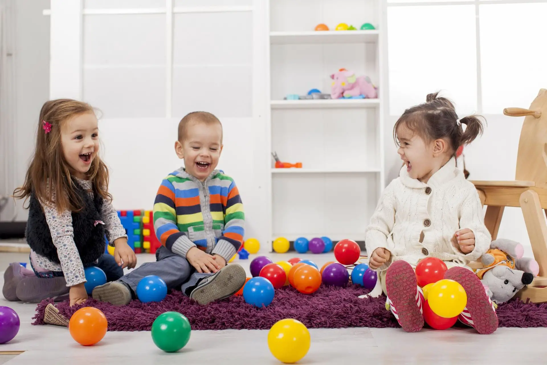 juegos de aprendizaje para ninos encesta la pelota de ping pong